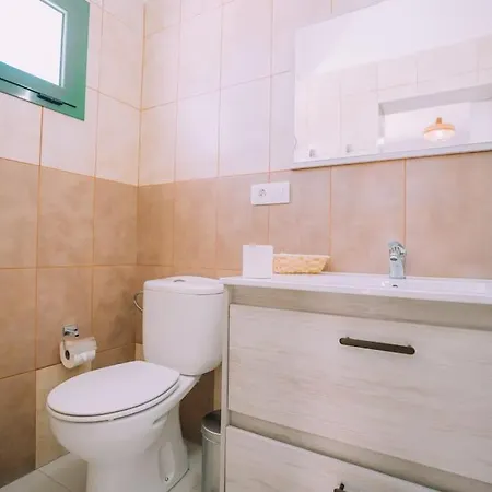 Acogedor Apartamento Con Terraza Тесегите