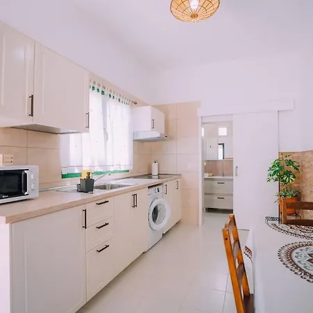 Acogedor Apartamento Con Terraza * Тесегите
